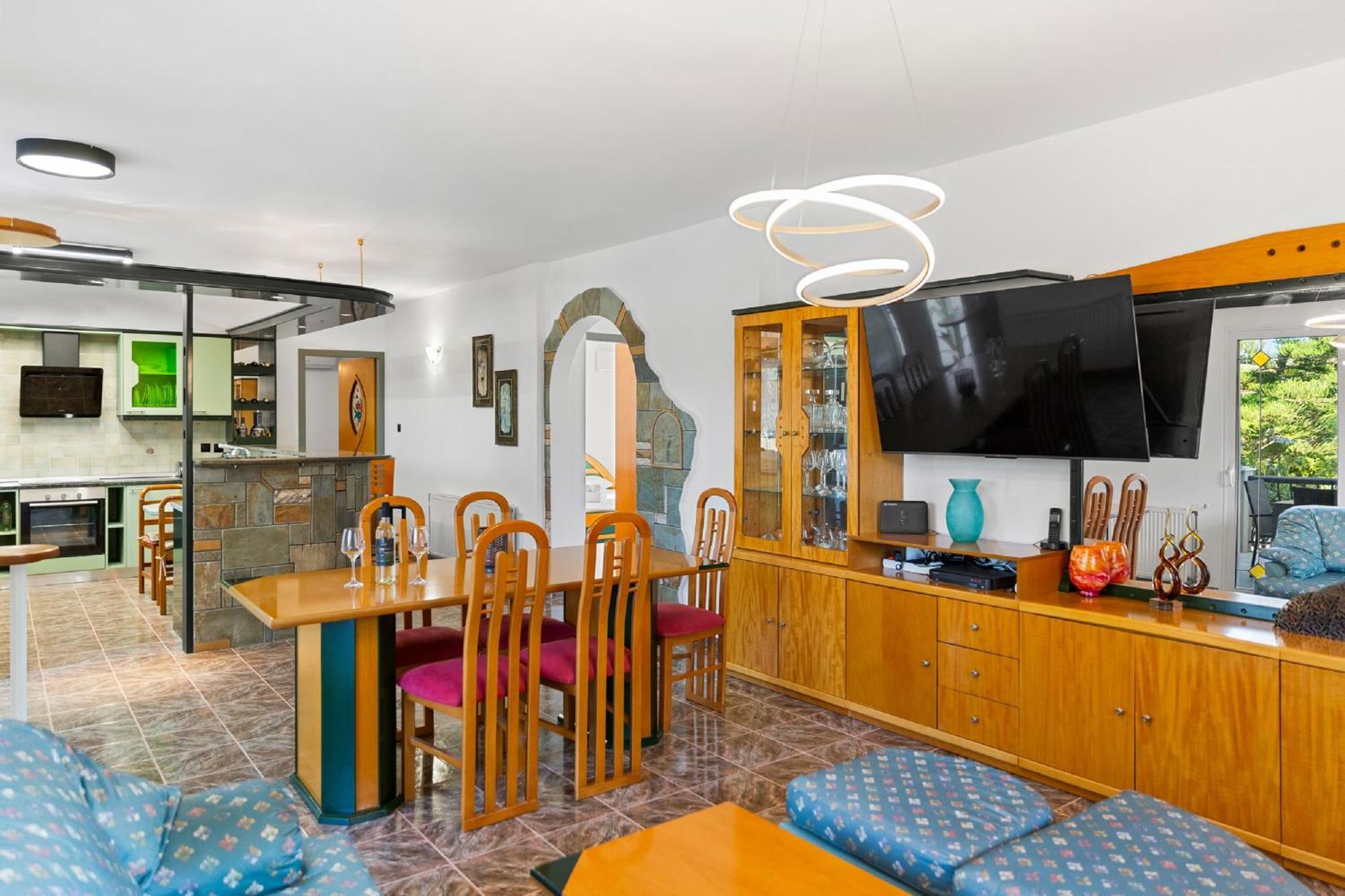 S&t Villa *